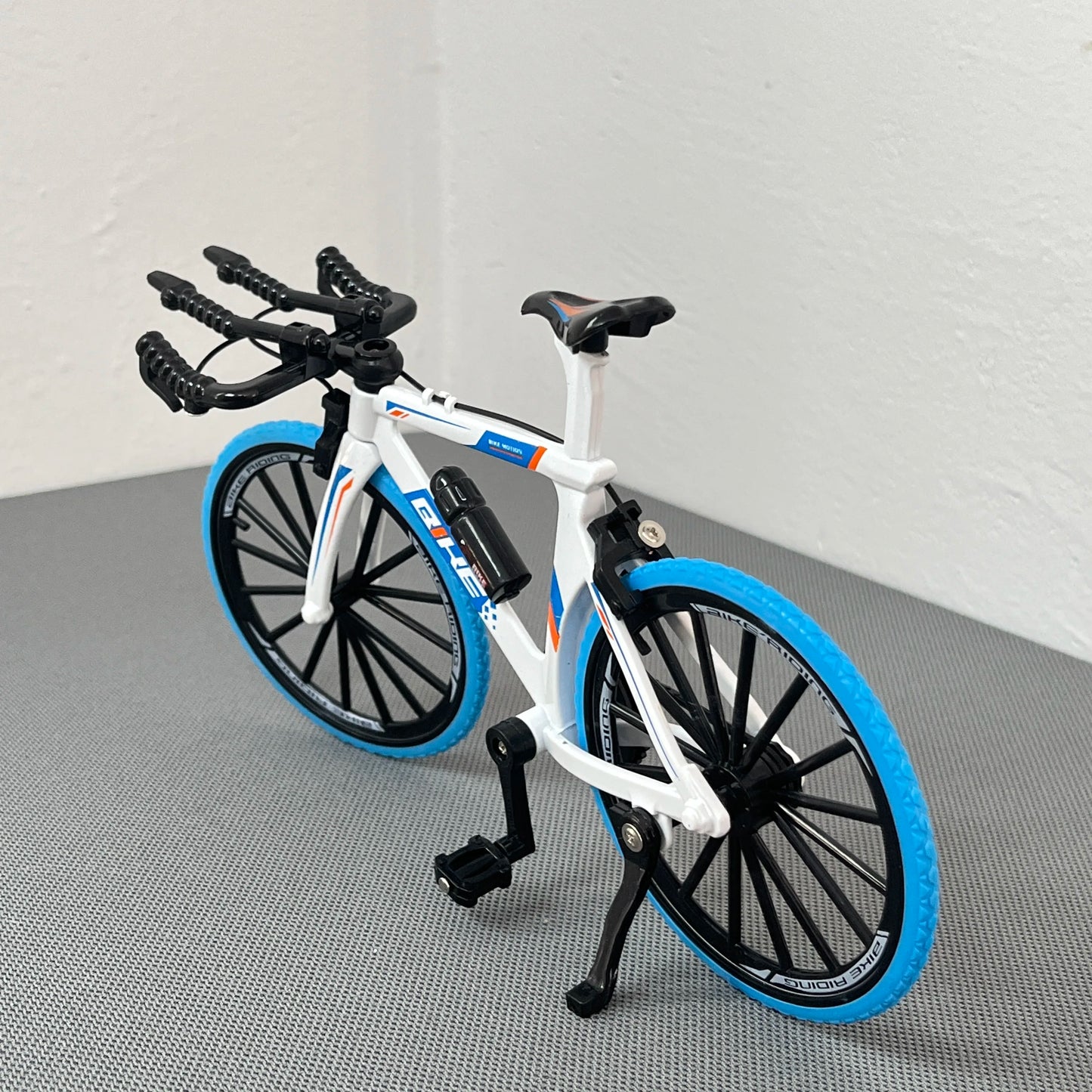Mini Bicicleta em Metal 1:8