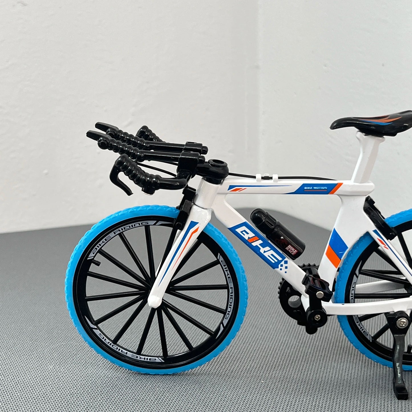 Mini Bicicleta em Metal 1:8