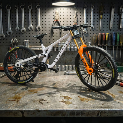 Miniatura de Bicicleta Mountain Bike 1:8