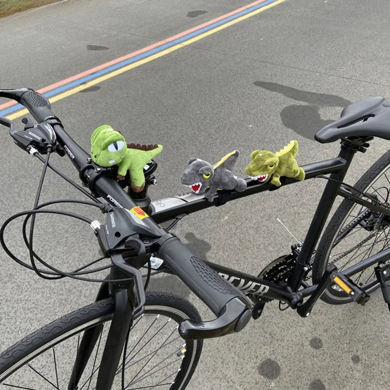 Enfeite de Guidão de Bicicleta Dinossauro de Pelúcia